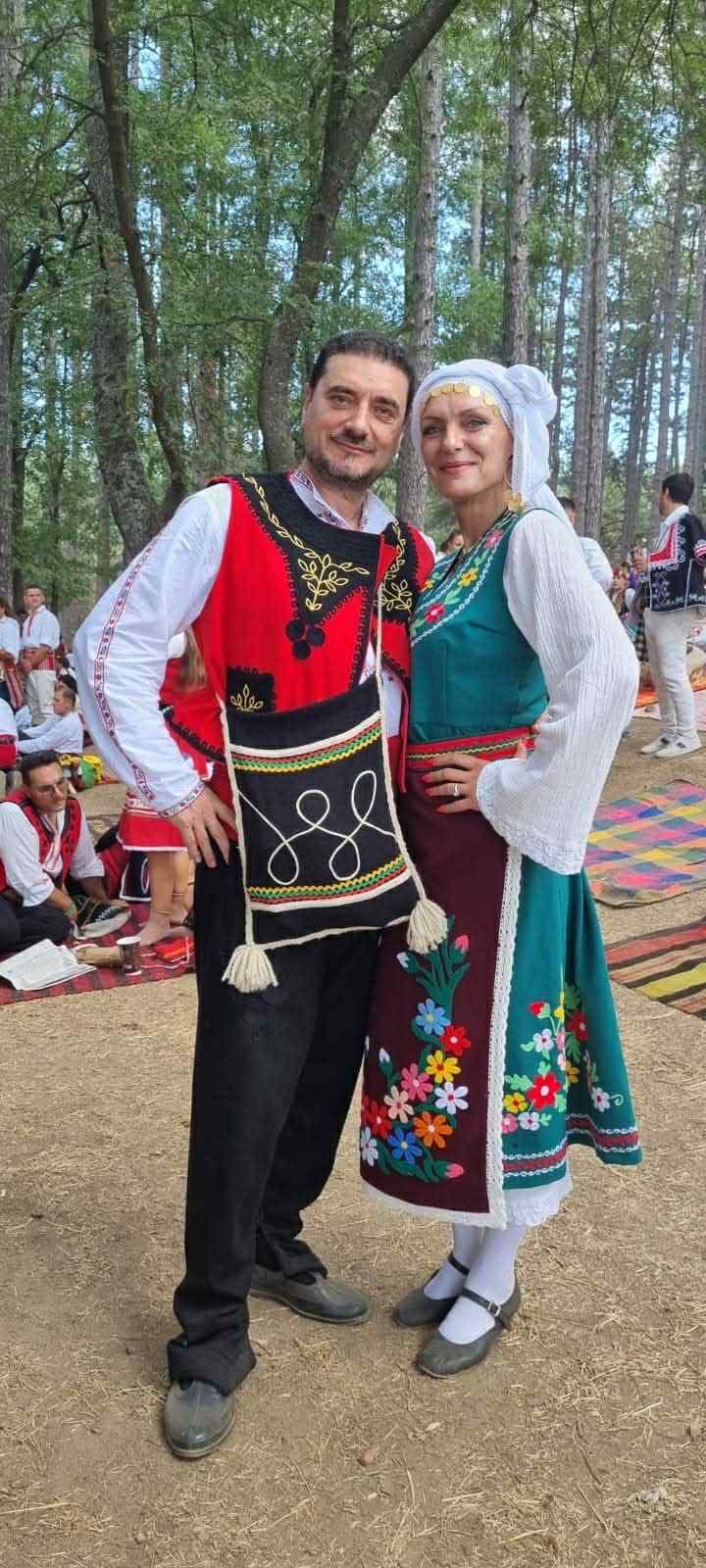 Българска фолклорна носия