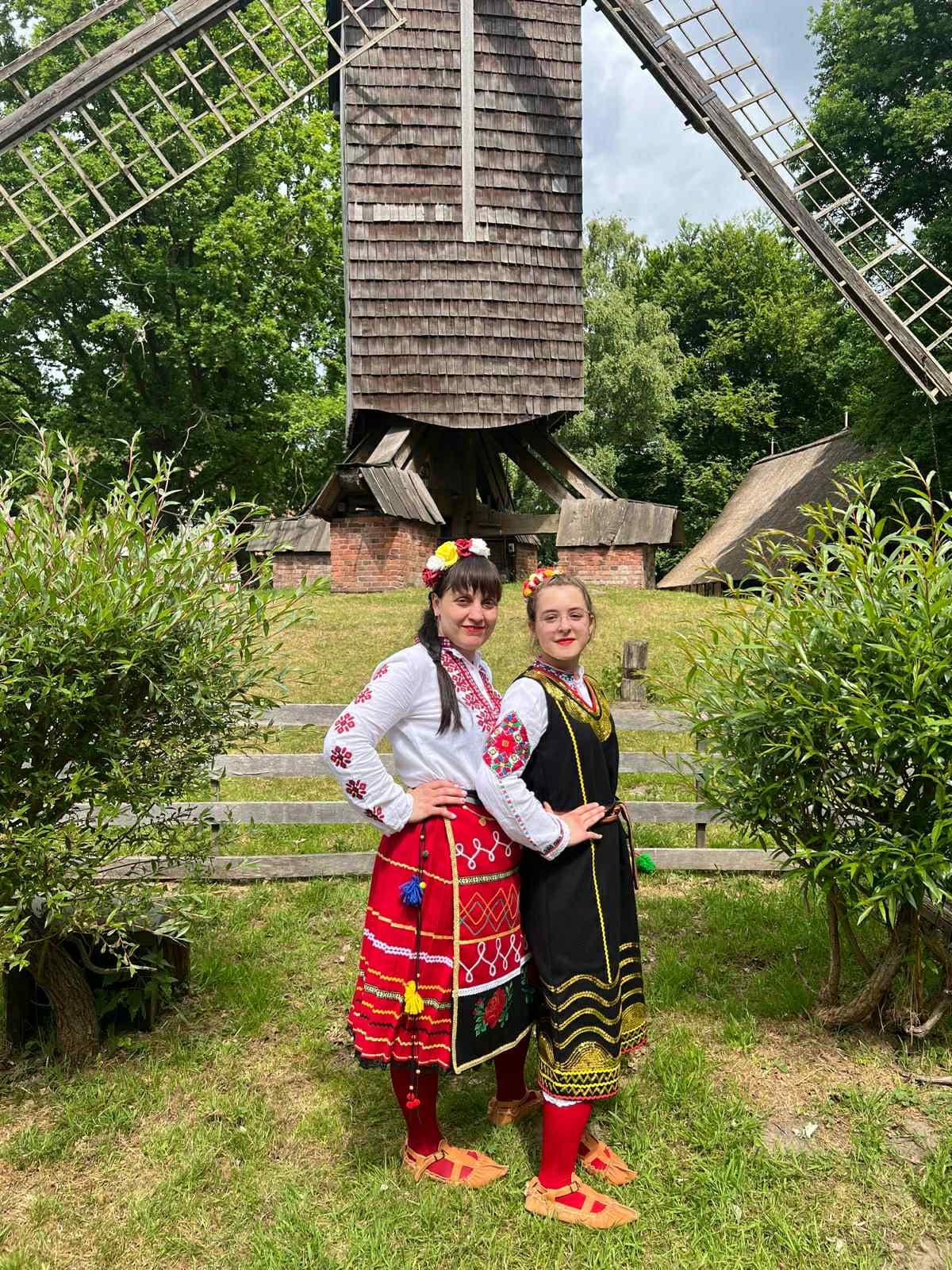 Българска фолклорна носия